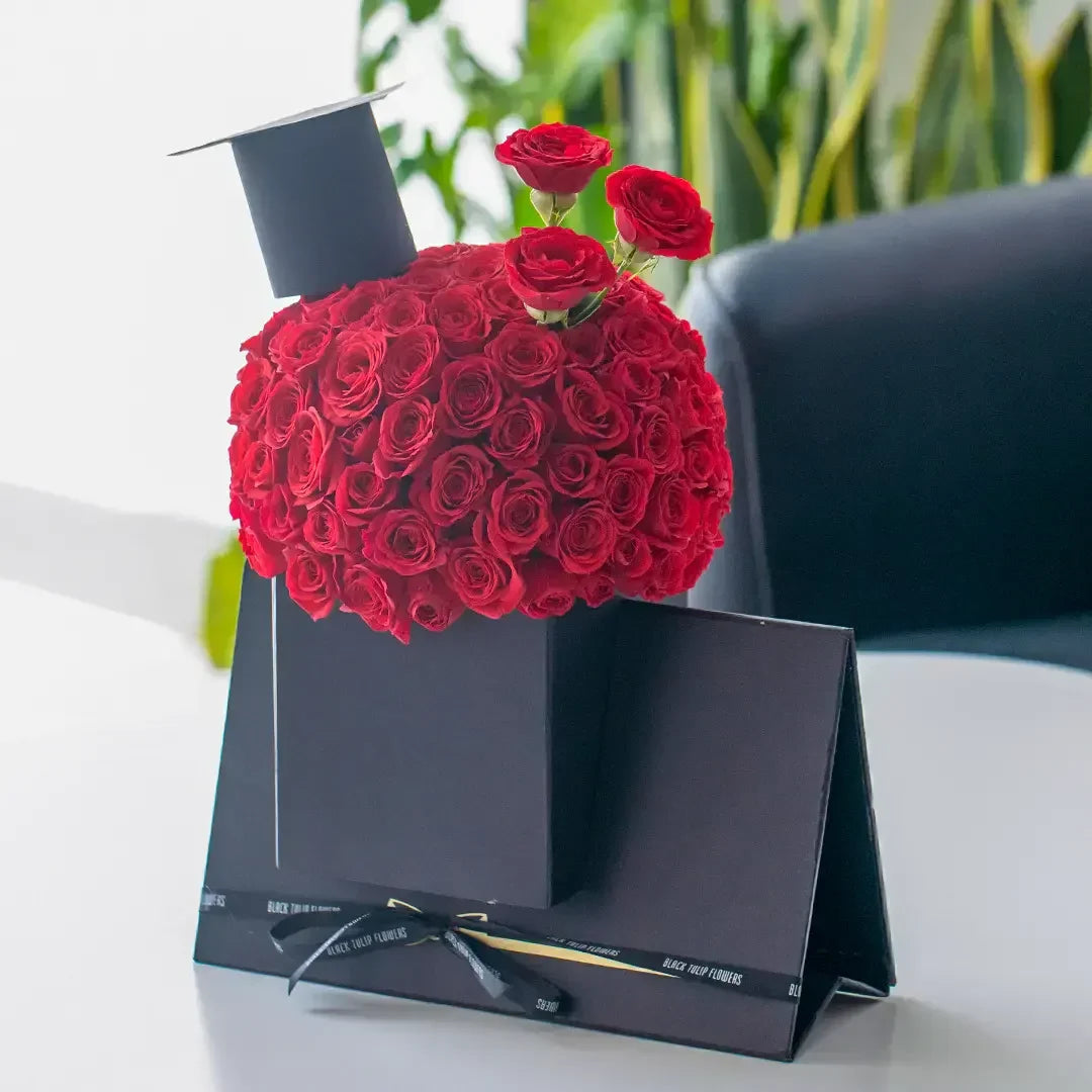 Round Graduation Hat Flower Arrangement